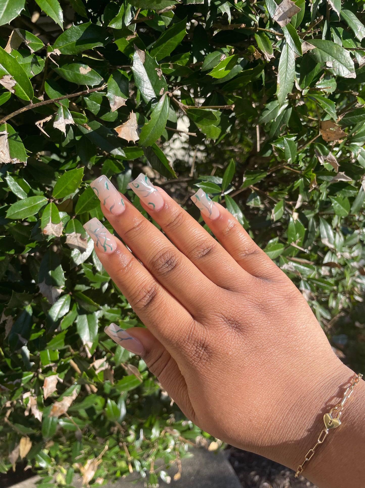 Metallic vine 🌿